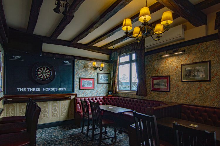 The Three Horseshoes